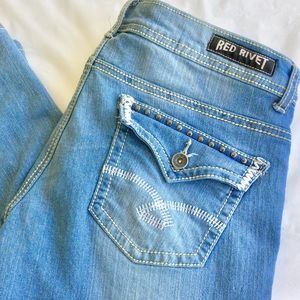 Light Wash Low Rise Cropped Jeans Juniors 15